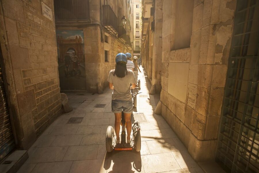 Barcelona: Old Port and Gothic Quarter Guided Segway Tour - Who Should Book This Barcelona Segway Tour?