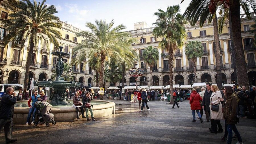 Barcelona: Old Town and Gothic Quarter Walking Tour - La Rambla and the changing face of Barcelona