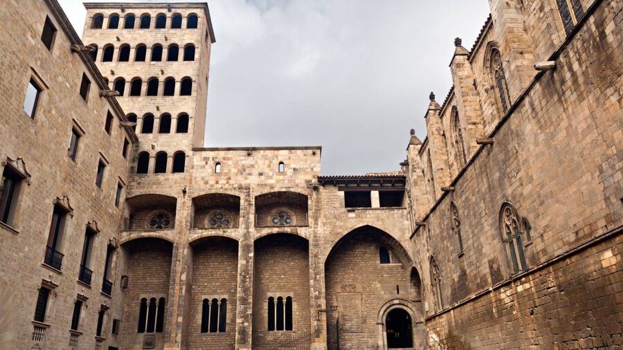 Barcelona: Old Town and Gothic Quarter Walking Tour - La Boqueria, Barcelona’s great market stop