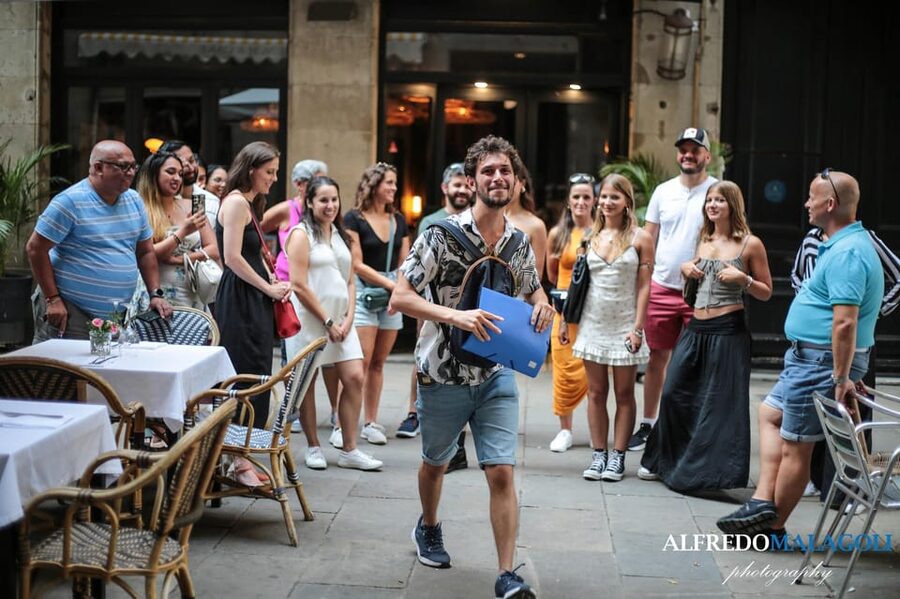 Barcelona: Old Town Guided Walking Tour - From Roman Barcelona to medieval lanes