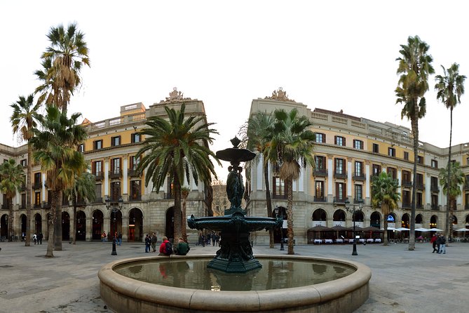 Barcelona Old Town Night Small Group Tour with Tapas & Flamenco - Flamenco at Los Tarantos