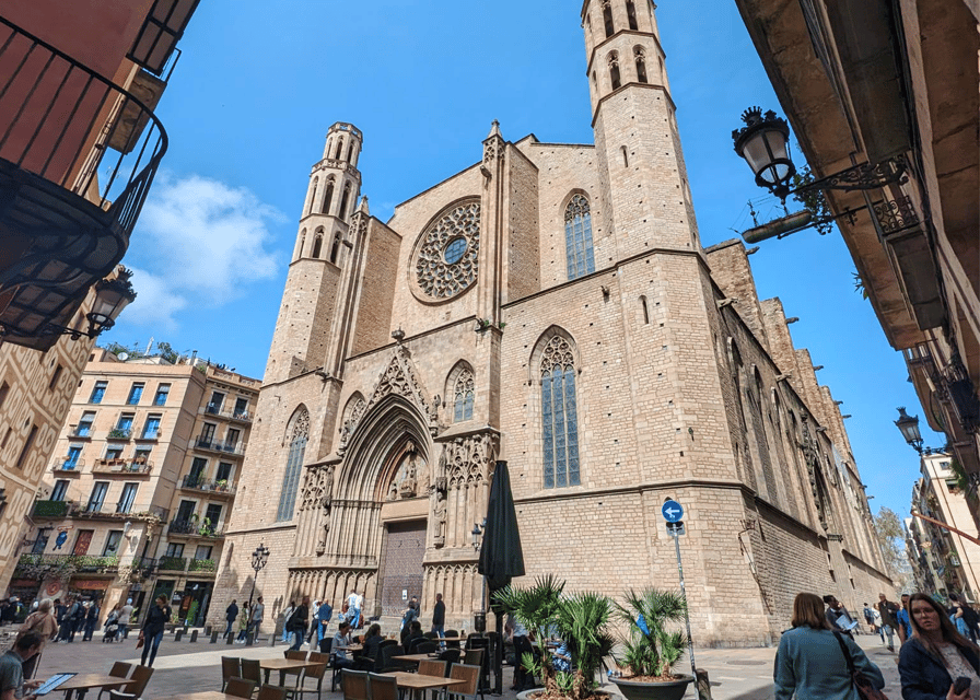 Barcelona: Old Town Private Walking Tour of Past and Present - Start at the Arc de Triomf or Plaça Sant Jaume