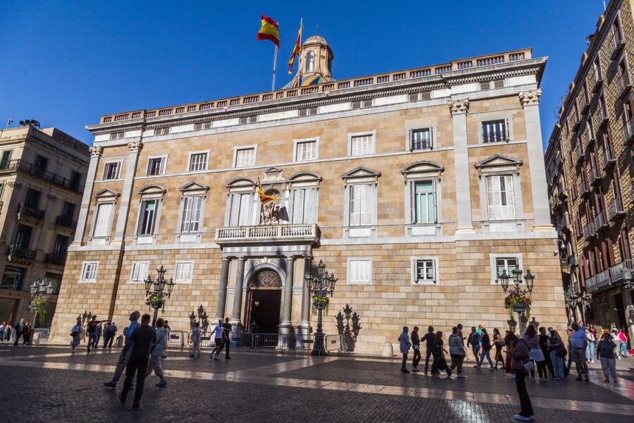 Barcelona Old Town Private Walking Tour with Local Historian - Palace of Catalan Music and Santa Caterina Market