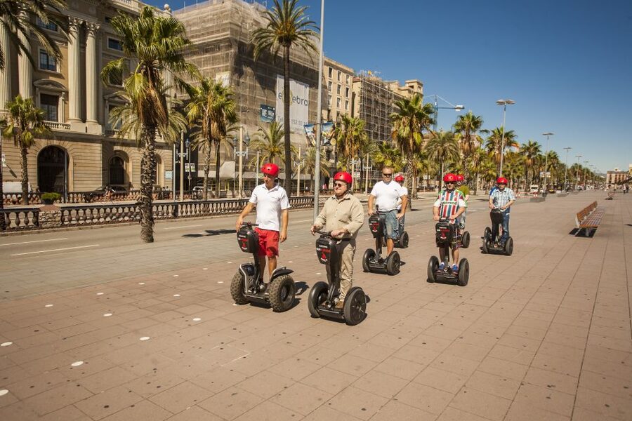 Barcelona: Old Town & Seafront Segway Tour - Born, the old city, and the Gothic Quarter