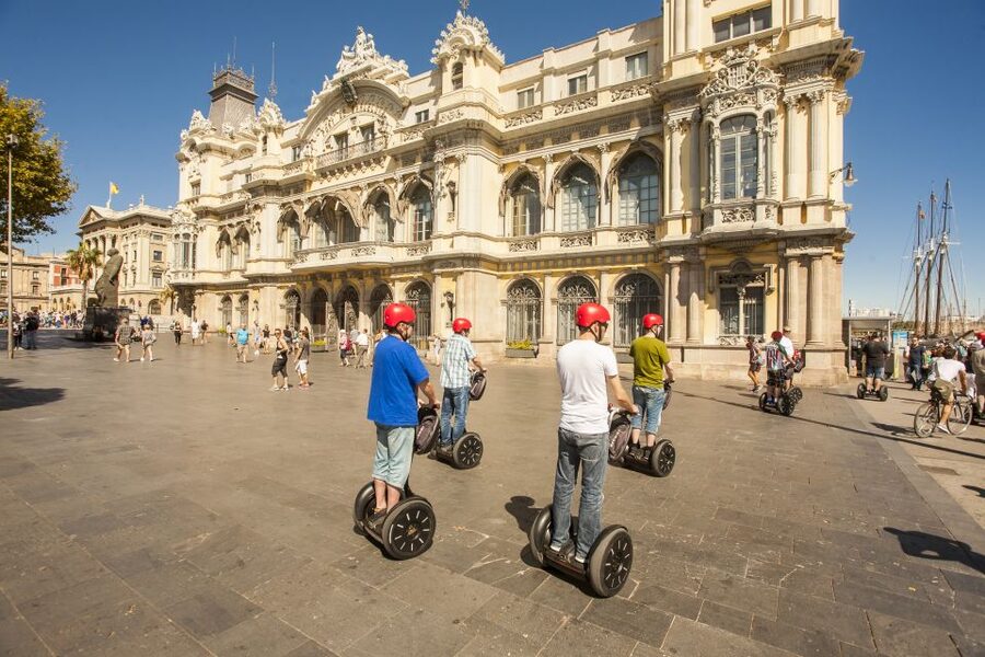 Barcelona: Old Town & Seafront Segway Tour - Ciutadella Park and the Arc de Triomf