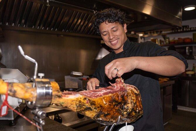Barcelona Old Town Tapas Tour: Vermouth, Bites & Hidden Gems - Why this tour works as a first Barcelona evening