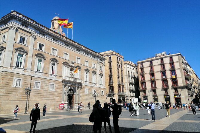 Barcelona Old Town Tour With Optional Flamenco Show - Plaça del Rei above the Roman thoroughfare