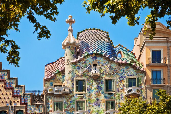 Barcelona Old Town Walking Tour & Optional Casa Battlo Ticket - From El Born into Barcelona’s oldest streets