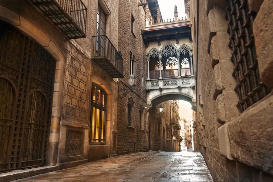 Barcelona: Old Town Walking Tour with Optional Casa Batlló - El Born: medieval streets with a modern pulse