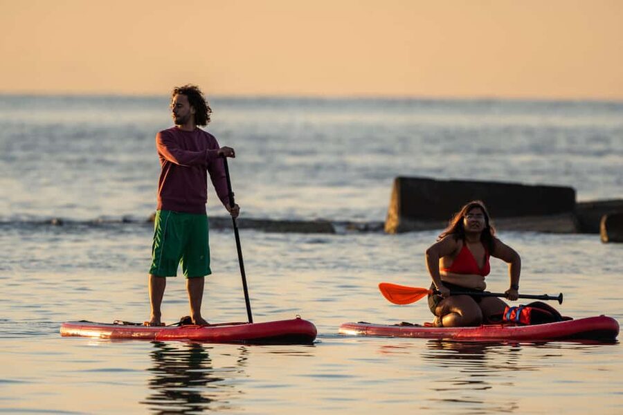 Barcelona: Paddlesurf Rental Barceloneta beach (75min) - Why the included facilities improve the value