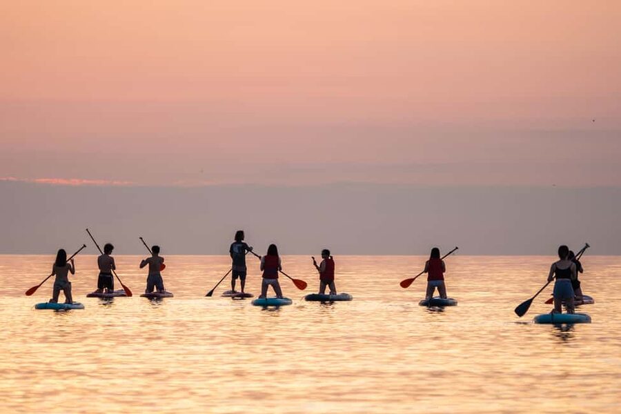 Barcelona: Paddlesurf Rental Barceloneta beach (75min) - Choosing between solo paddling and a shared session