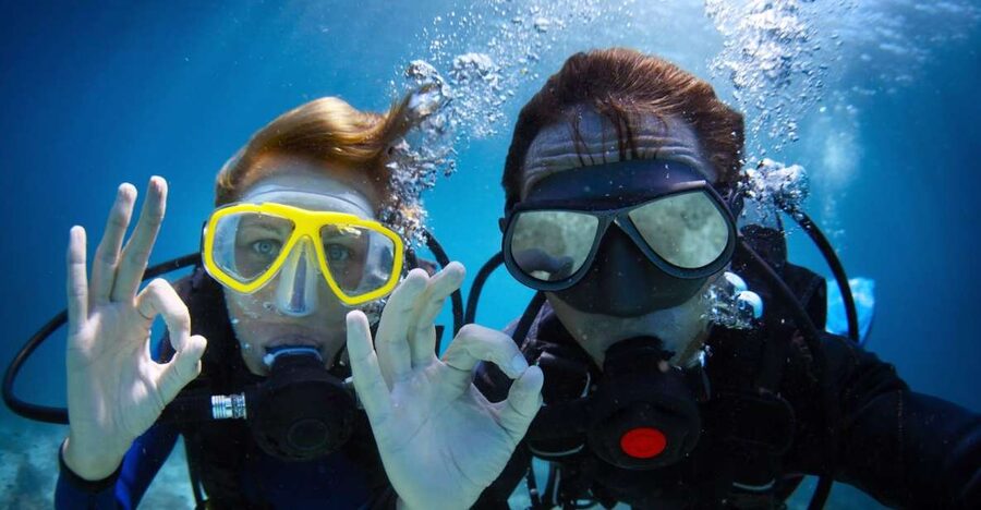Barcelona: PADI Discover Scuba Diving - A first underwater session, not a full certification course