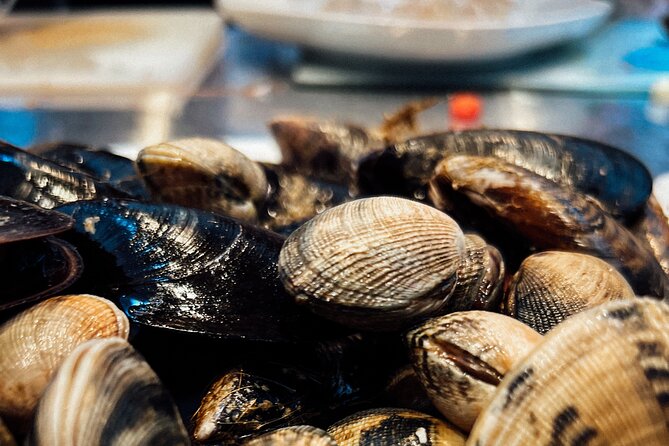 Barcelona Paella Cooking Class with Market Visit, Tapas & Sangria - Who should book this experience?