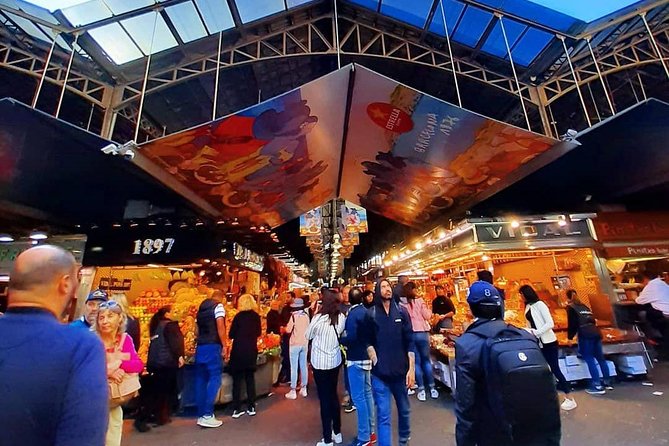 Barcelona : Paella Cooking Experience + Boqueria Market Exclusive Tour - Shopping for paella ingredients inside La Boqueria