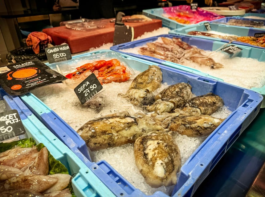 ⭐︎ Barcelona: Paella Maestro Market Tour & Sangria & Tapas - Learning what makes paella paella