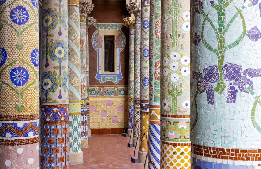 Barcelona: Palau de la Música Self-Guided Tour - The Concert Hall and its remarkable ceiling