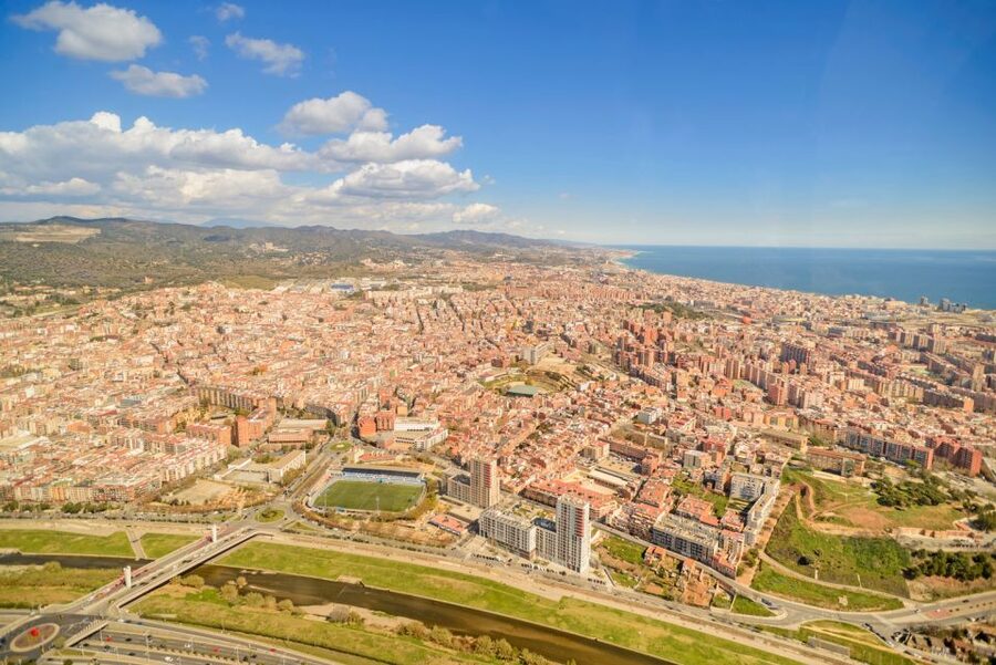 Barcelona: Panoramic Helicopter Flight & Boat Transfer - Booking advice for a smoother outing