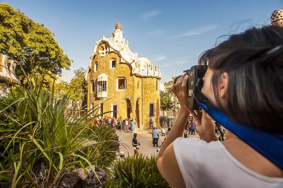 Barcelona: Park Güell Admission Ticket - The Hypostyle Room and Nature Square