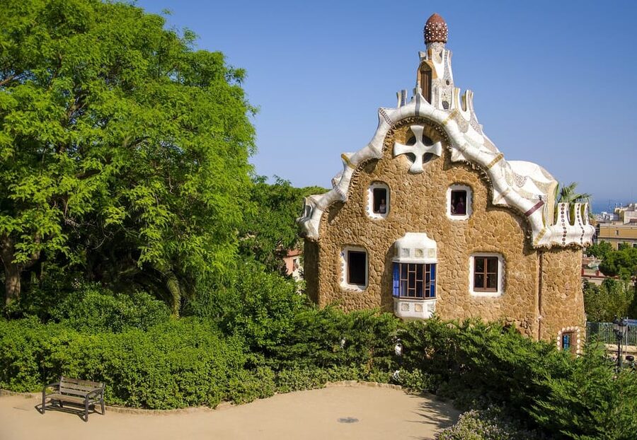 Barcelona: Park Güell Guided Tour - What the 75-minute format feels like