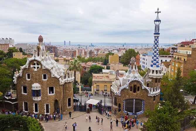 Barcelona: Park Güell Guided Tour & Tickets with Fast-Track Entry - Meeting at Ctra. del Carmel 23