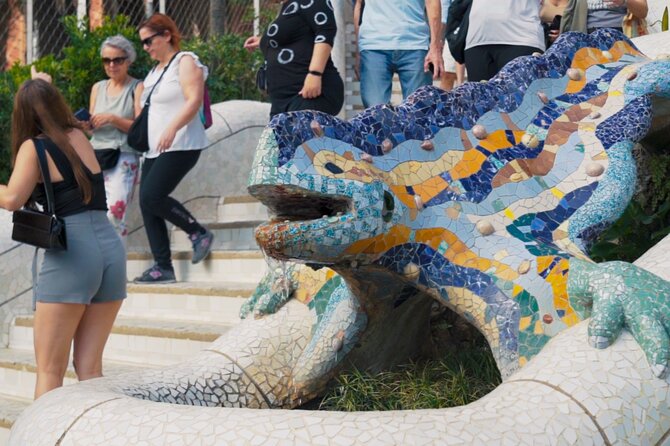Barcelona: Park Güell Guided Tour & Tickets with Fast-Track Entry - The Hypostyle Room and Serpentine Bench