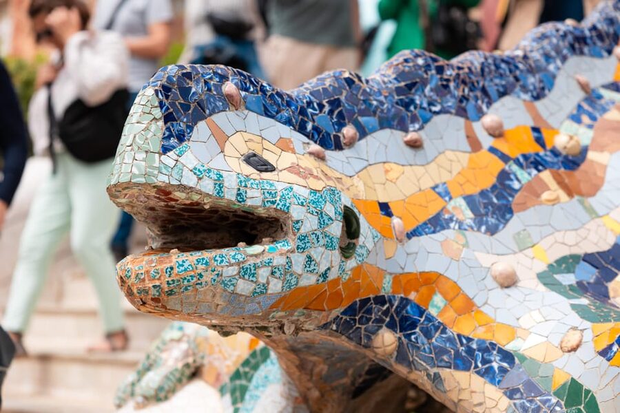 Barcelona: Park Güell Guided Tour with Fast-Track Access - Key points at a glance