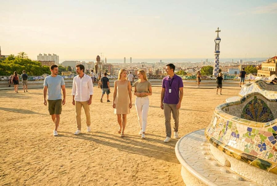 Barcelona: Park Güell Guided Tour with Fast-Track Ticket - Trencadis turns broken ceramics into art