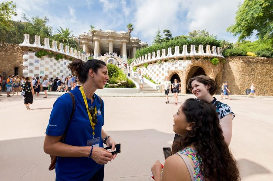 Barcelona: Park Guell Guided Tour with Skip The Line Entry - Why a guide changes Park Güell
