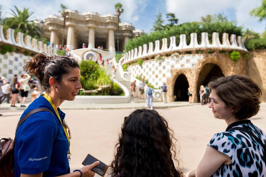 Barcelona: Park Guell Guided Tour with Skip The Line Entry - The main architectural walk