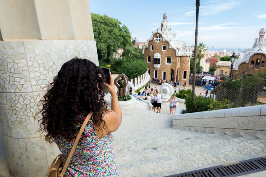 Barcelona: Park Guell Guided Tour with Skip The Line Entry - Forty-five minutes to explore on your own