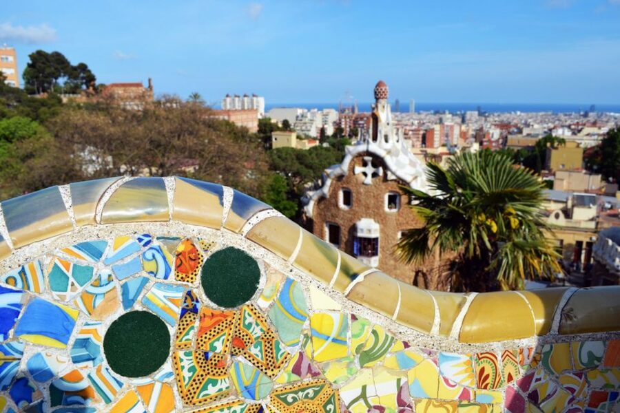 Barcelona & Park Güell: Private Half-Day Tour with Pickup - Montjuïc views and the 1992 Olympic legacy