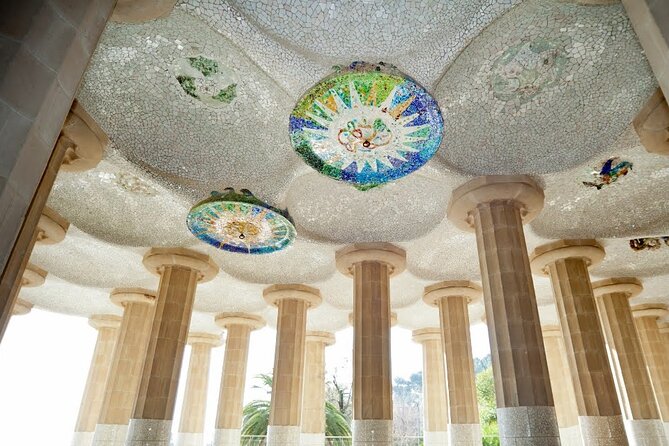 Barcelona Park Guell Private Tour - The meeting point and getting there