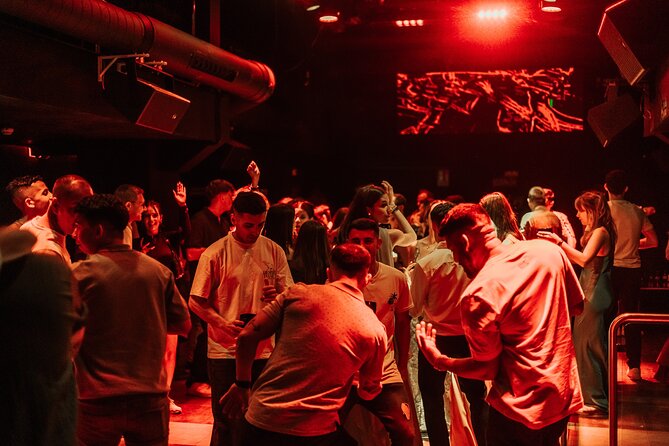 Barcelona Party Tour | 4h Experience | Club Entry - Meeting at Party Hostel Kabul on Plaça Reial