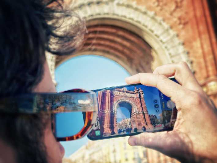 Barcelona: Phone Photography Tips & Tricks - Park & Old Town - Using Ciutadella Park as your outdoor classroom