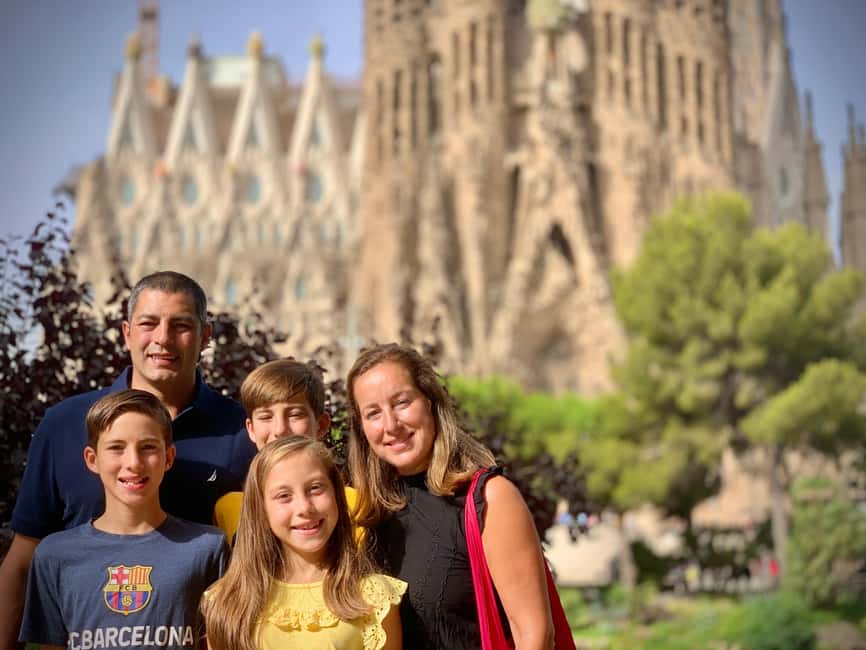 Barcelona: Phone Photography Tips & Tricks - Park & Old Town - The editing lesson that improves ordinary pictures