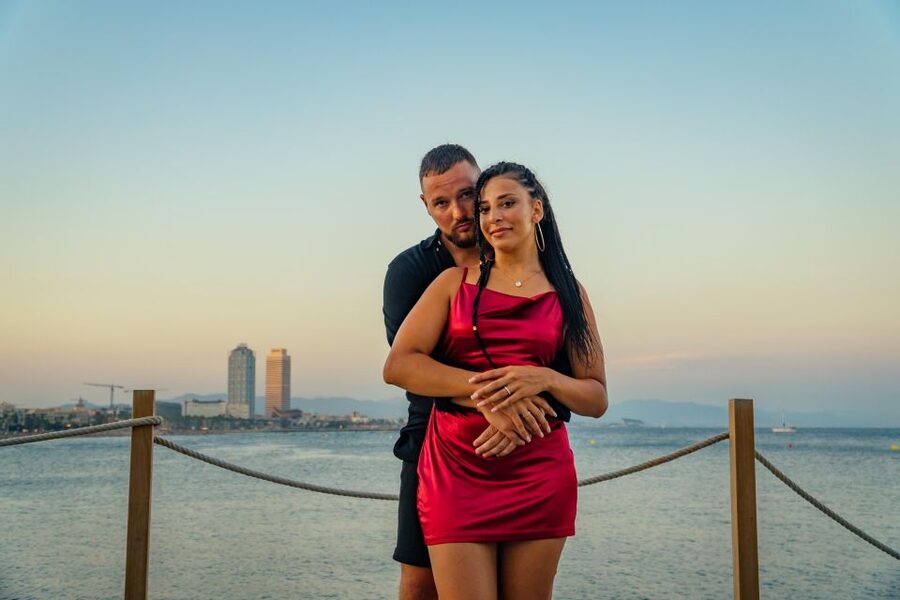 Barcelona Photo Experience: famous landmarks or the beach! - Three Barcelona settings, three different photo sessions