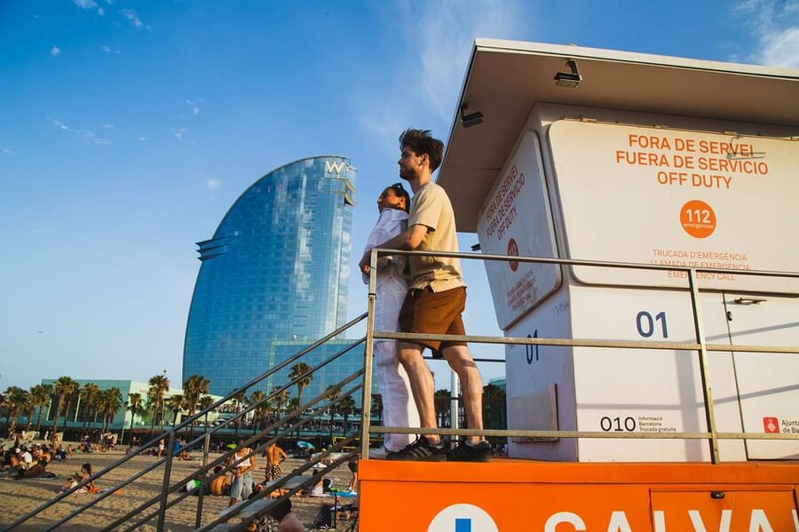 Barcelona: Photographic Madness at Barceloneta Beach - What the Ratings Tell You About the Experience