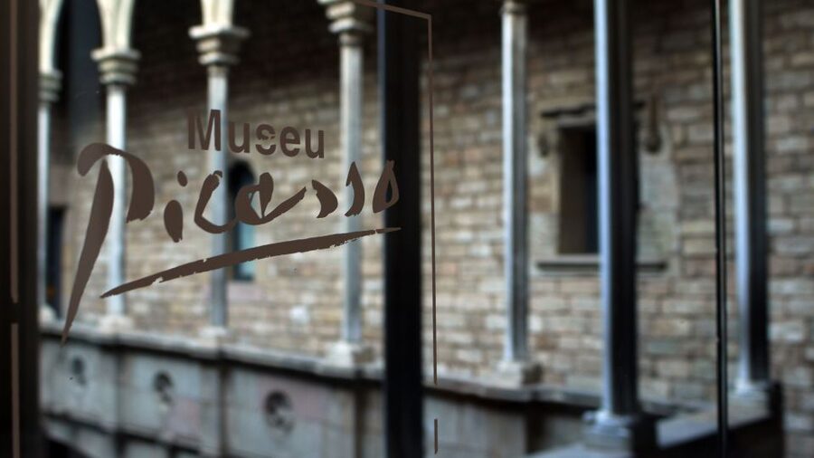 Barcelona: Picasso Museum Guided Tour - Starting at Fossar de les Moreres in El Born