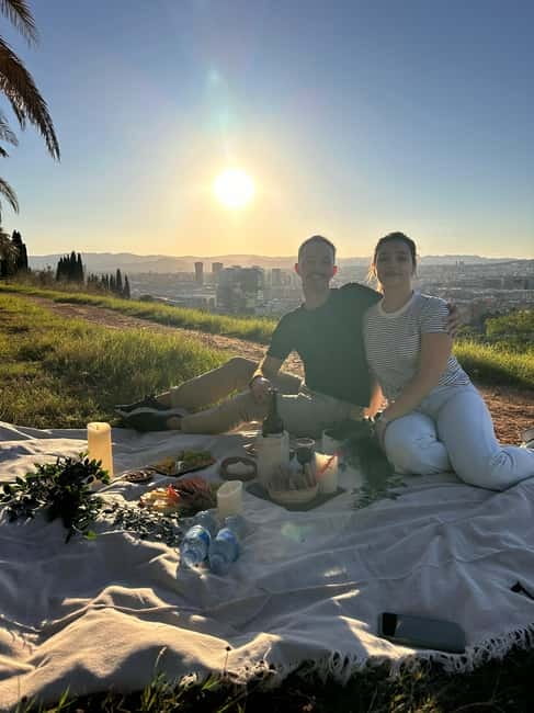 Barcelona PICNIC. Exclusive and personalized experience. - Adding food and drinks by separate arrangement