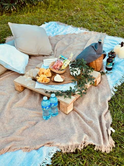 Barcelona PICNIC. Exclusive and personalized experience. - Who will get the most from this private picnic
