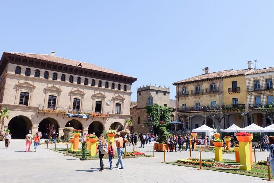 Barcelona: Poble Espanyol Entry Ticket - Walking the 40,000-square-meter site