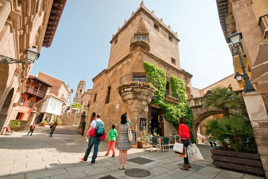 Barcelona: Poble Espanyol Entry Ticket - Food, shops, terraces, and evening atmosphere