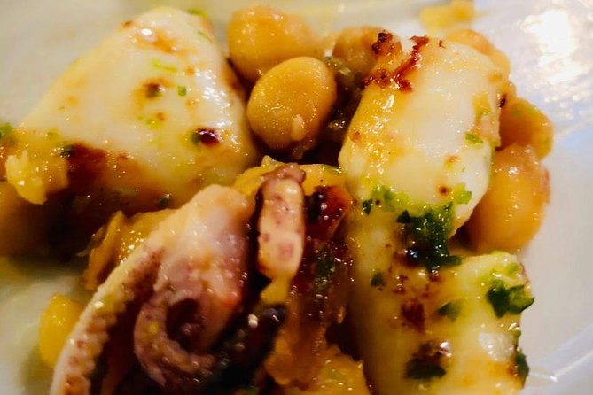 Barcelona Poble Sec Tapas & Wine Tour - Why Poble Sec is a good place to eat in Barcelona