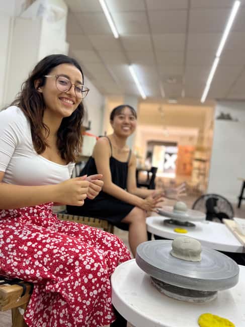 Barcelona: Pottery Wheel Workshop - Meeting at Tiwona in Barcelona
