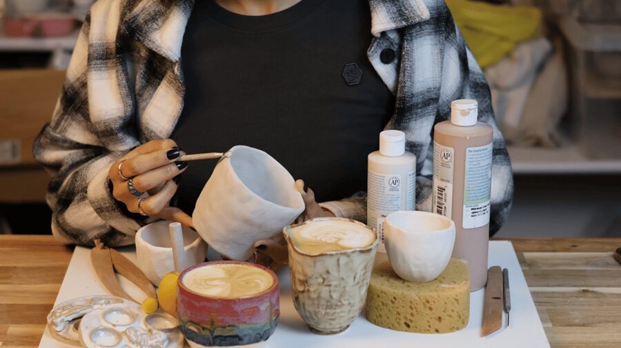 Barcelona: Pottery Workshop with Wine - What happens during the two-hour pottery class