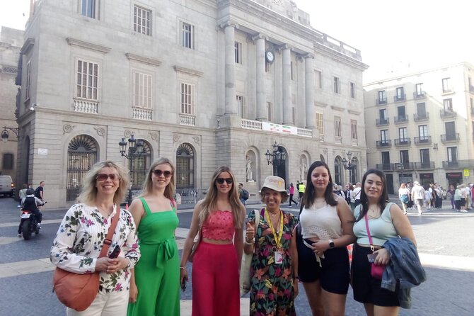 Barcelona Premium: Gothic, Montjuic, Sagrada Familia & Park Güell - Plaça de Catalunya and the medieval streets