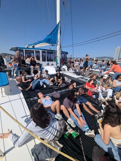 Barcelona: Premium Shared Sunset Cruise (Drinks & Snacks) - Meeting at Port Olimpic