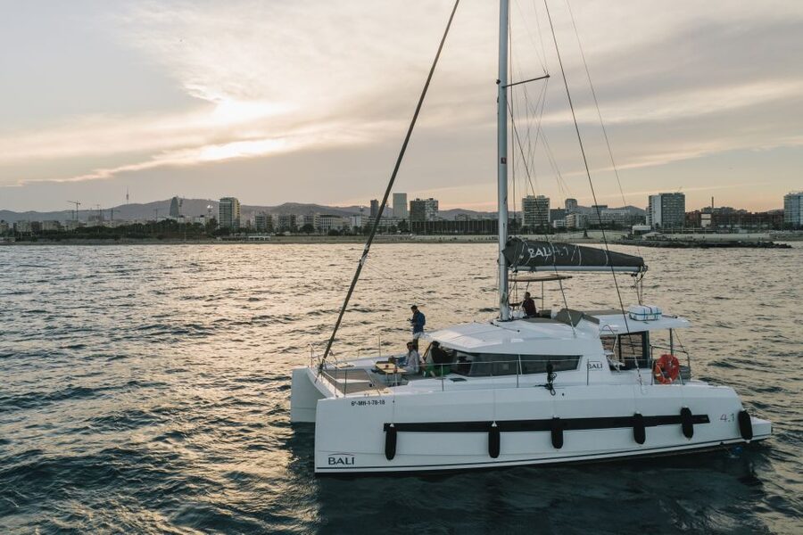 Barcelona: Private Catamaran Sailing with Drinks and Snacks - Setting out from Port Olímpic