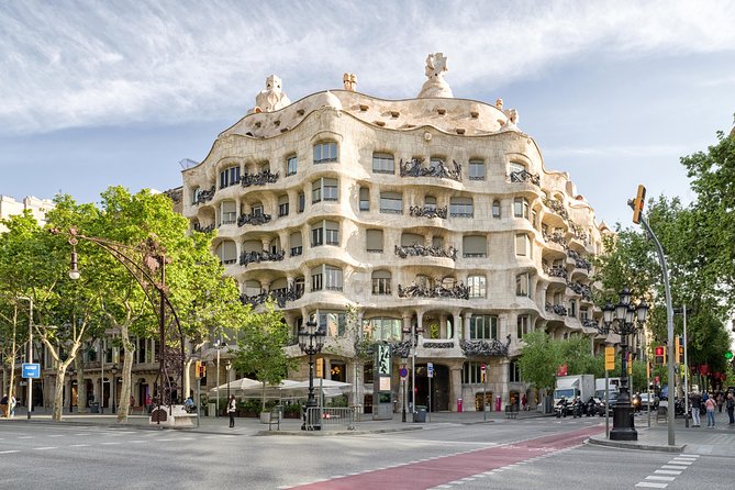 Barcelona Private City Tour (Top Attractions + Pick-up) - Gaudí’s Eixample buildings: Casa Mila and Casa Batlló