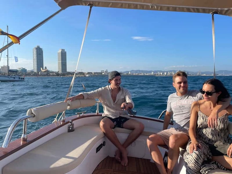Barcelona: Private Classic Yacht Tour with Drinks - Drinks, snacks, and the relaxed pace